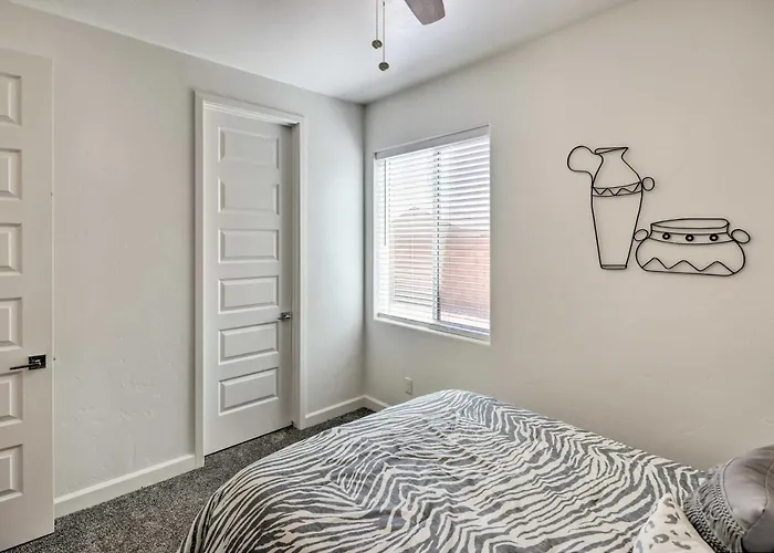 Idyllic Retreat With Yard - Near Hiking Kingman