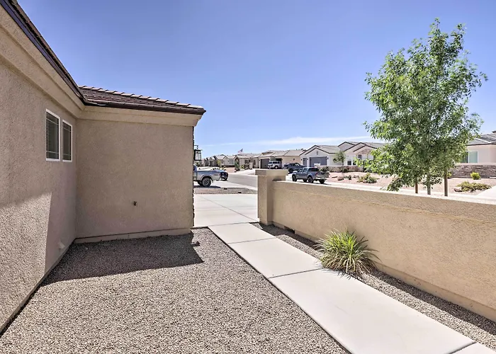 Idyllic Retreat With Yard - Near Hiking Kingman