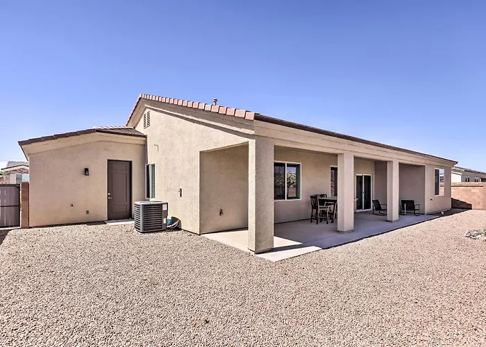 Idyllic Retreat With Yard - Near Hiking Holiday home *