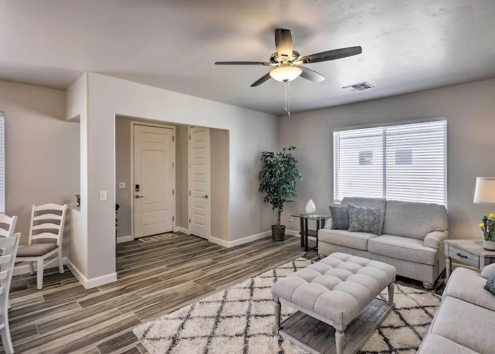 Idyllic Retreat With Yard - Near Hiking Kingman